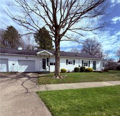 76 1st Ave, Greenville Boro, PA 16125