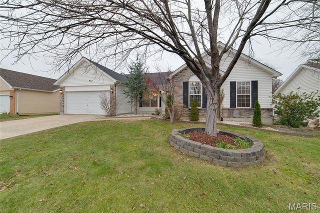 3515 Eagles Hill Ridge, St Charles, MO 63303