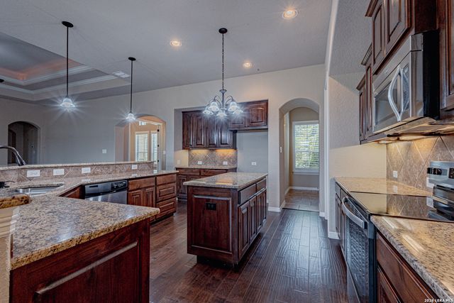 1231 Porto Pt, New Braunfels, TX 78132