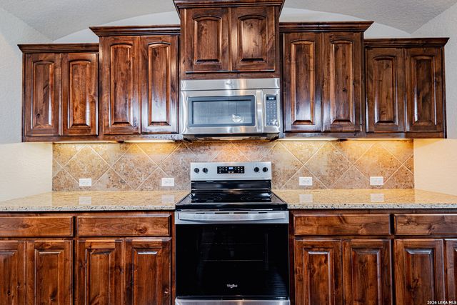 1231 Porto Pt, New Braunfels, TX 78132