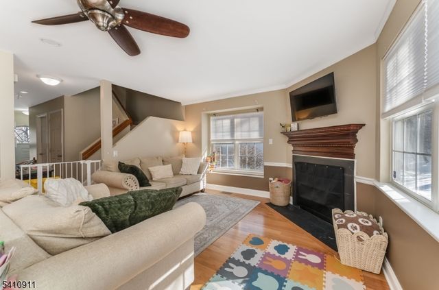 13 Spruce Ter, Mount Arlington Boro, NJ 07856