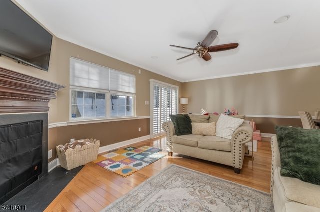 13 Spruce Ter, Mount Arlington Boro, NJ 07856