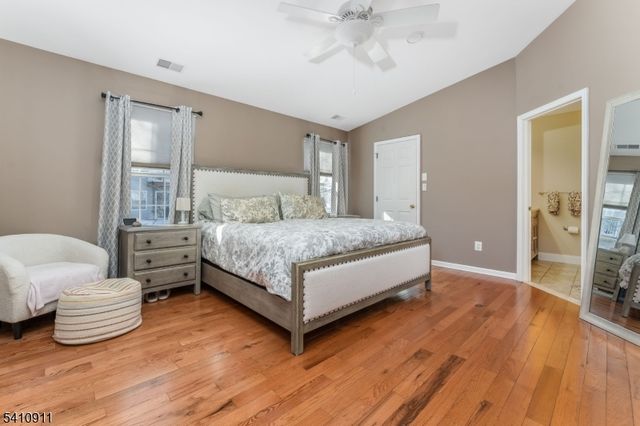 13 Spruce Ter, Mount Arlington Boro, NJ 07856