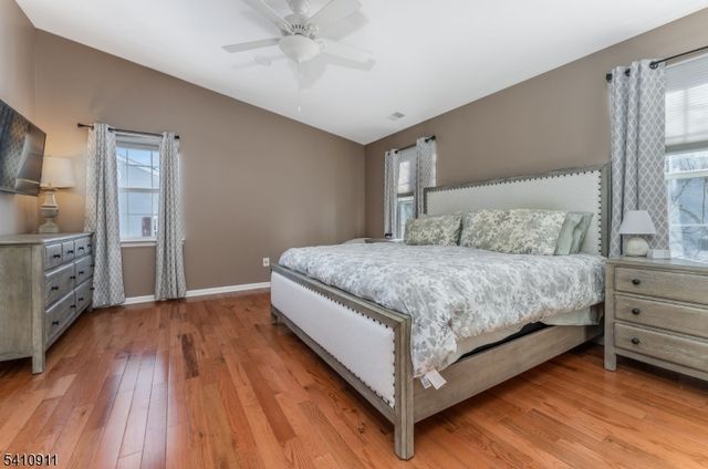 13 Spruce Ter, Mount Arlington Boro, NJ 07856