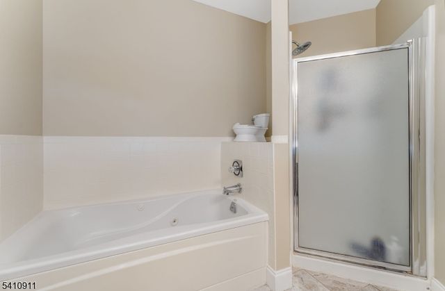 13 Spruce Ter, Mount Arlington Boro, NJ 07856