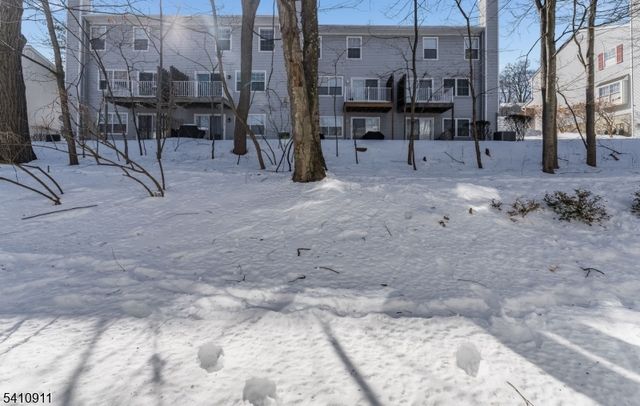 13 Spruce Ter, Mount Arlington Boro, NJ 07856