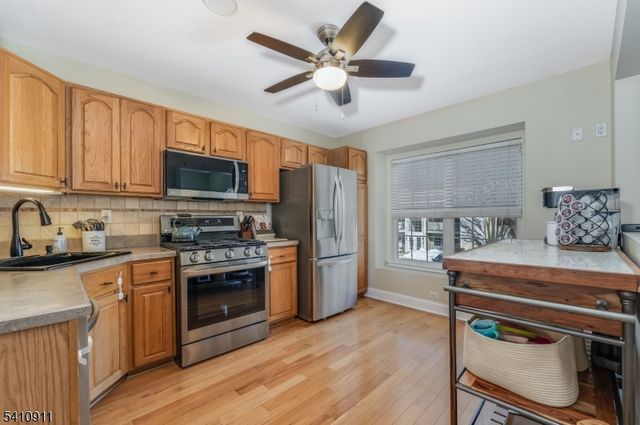 13 Spruce Ter, Mount Arlington Boro, NJ 07856