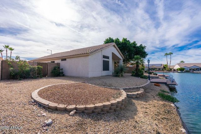 8746 W LISBON Lane W, Peoria, AZ 85381
