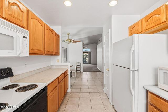 8746 W LISBON Lane W, Peoria, AZ 85381