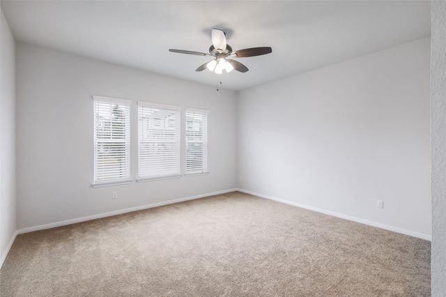 112 Eagle Lake DR, Hutto, TX 78634