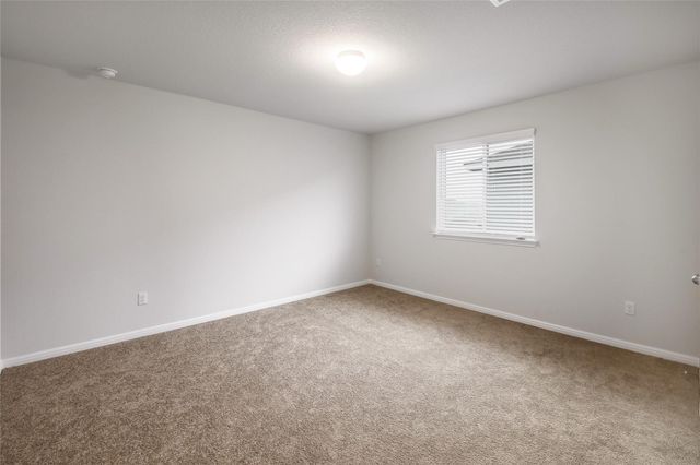 112 Eagle Lake DR, Hutto, TX 78634