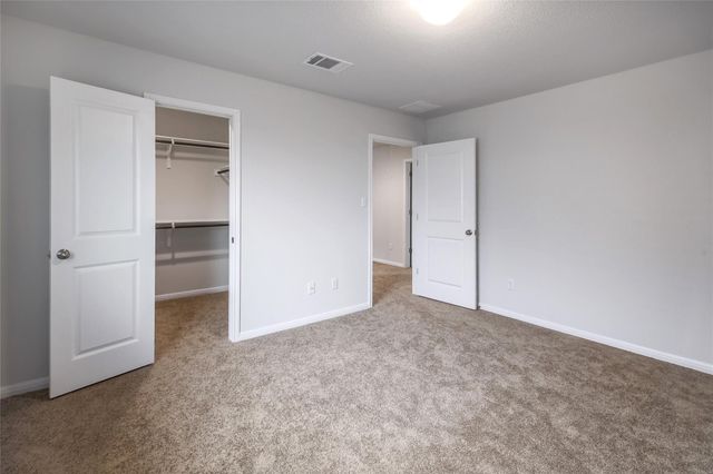 112 Eagle Lake DR, Hutto, TX 78634
