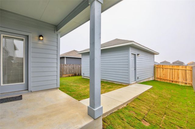 112 Eagle Lake DR, Hutto, TX 78634