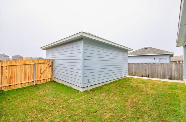 112 Eagle Lake DR, Hutto, TX 78634