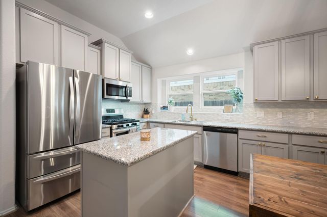 1705 Diamond Mountain Drive, Rosharon, TX 77583