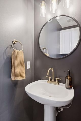 13578 Foxberry Road, Savage, MN 55378