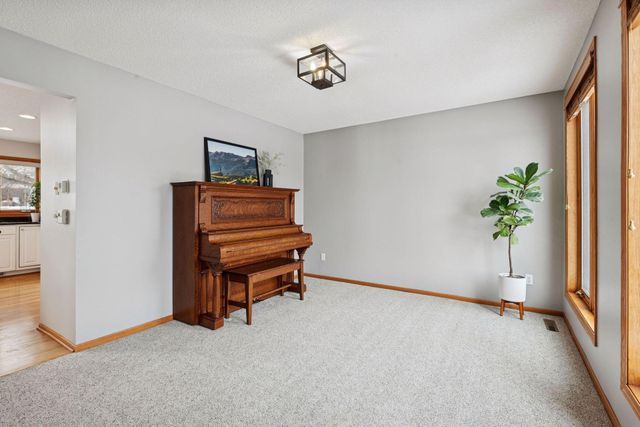 13578 Foxberry Road, Savage, MN 55378