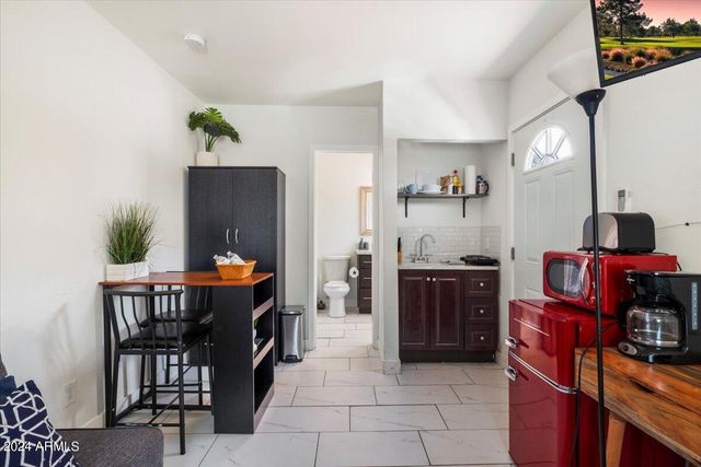 322 N 11TH Place, Phoenix, AZ 85006