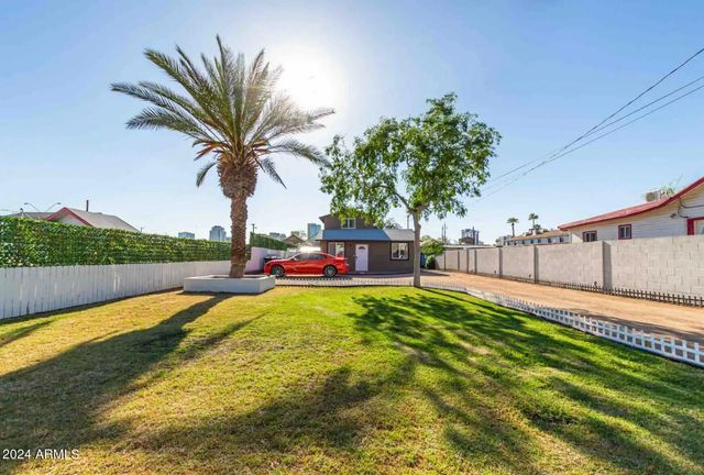 322 N 11TH Place, Phoenix, AZ 85006