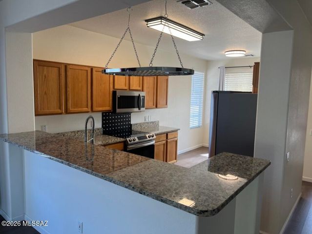 9421 N Wishing Star Drive, Tucson, AZ 85743