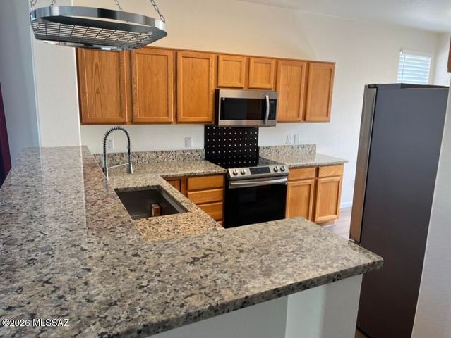 9421 N Wishing Star Drive, Tucson, AZ 85743
