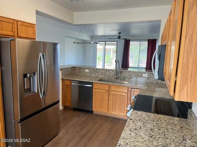 9421 N Wishing Star Drive, Tucson, AZ 85743