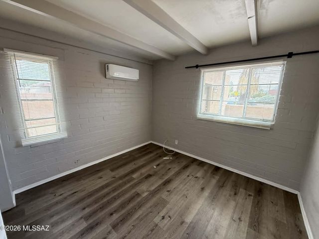 827 N Columbus Boulevard, Tucson, AZ 85711