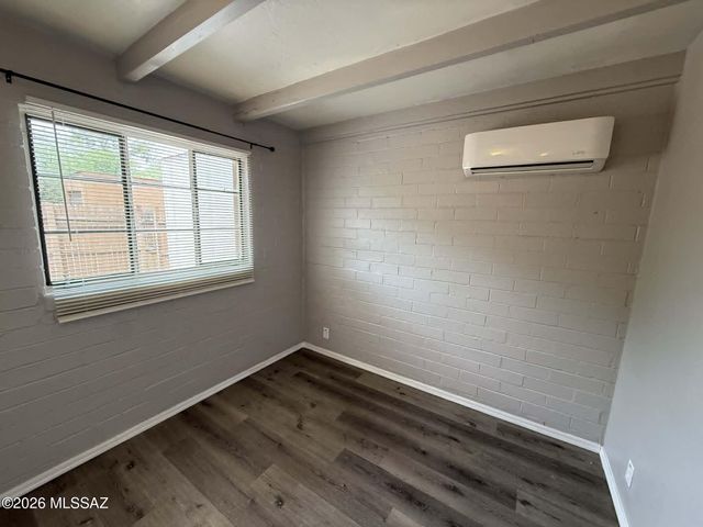 827 N Columbus Boulevard, Tucson, AZ 85711