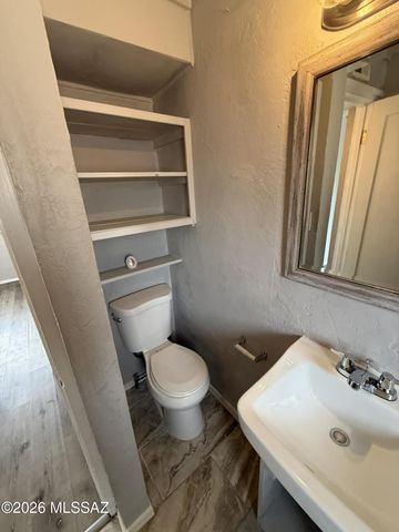 827 N Columbus Boulevard, Tucson, AZ 85711