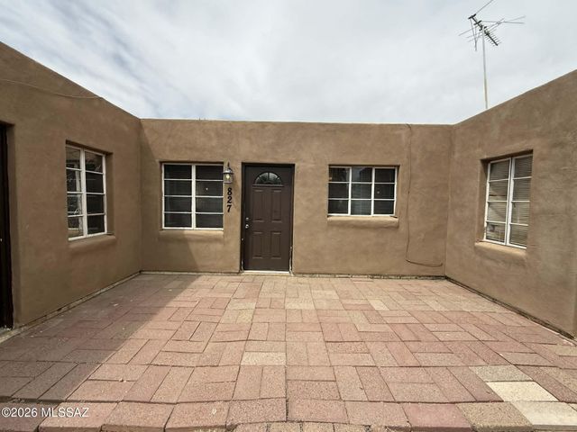 827 N Columbus Boulevard, Tucson, AZ 85711