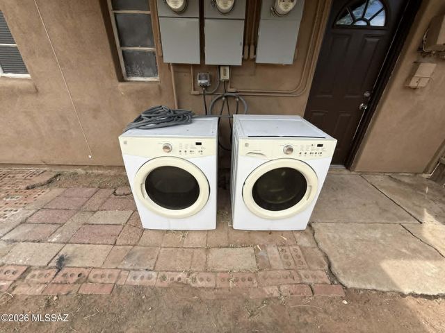 827 N Columbus Boulevard, Tucson, AZ 85711