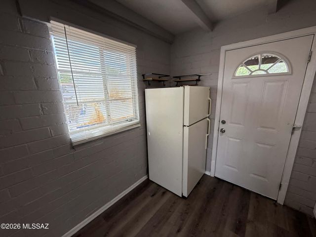827 N Columbus Boulevard, Tucson, AZ 85711