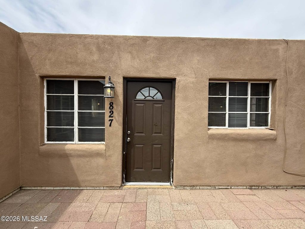 827 N Columbus Boulevard, Tucson, AZ 85711