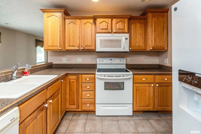 403 ARBOR Drive, Carterville, IL 62918