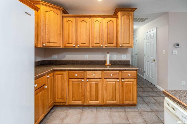 403 ARBOR Drive, Carterville, IL 62918