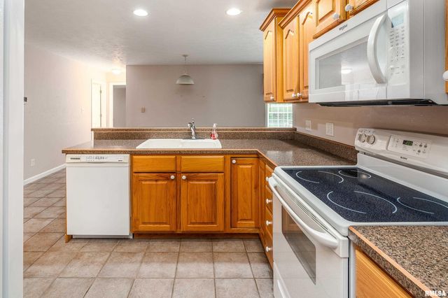 403 ARBOR Drive, Carterville, IL 62918