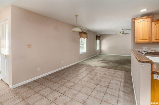 403 ARBOR Drive, Carterville, IL 62918