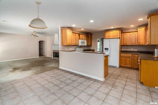 403 ARBOR Drive, Carterville, IL 62918