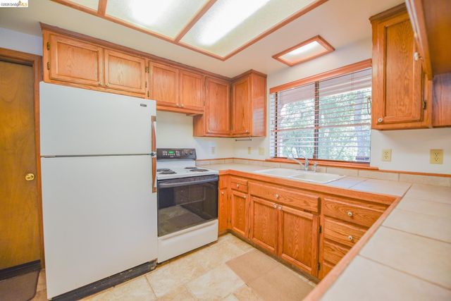 21882 El Oso Way, Sonora, CA 95370