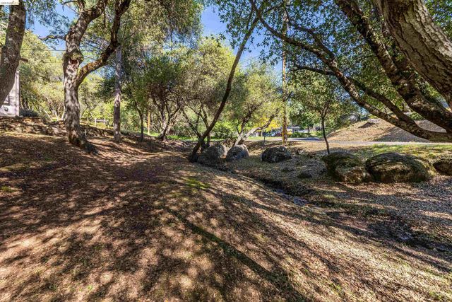 21882 El Oso Way, Sonora, CA 95370