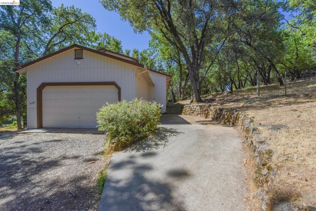 21882 El Oso Way, Sonora, CA 95370