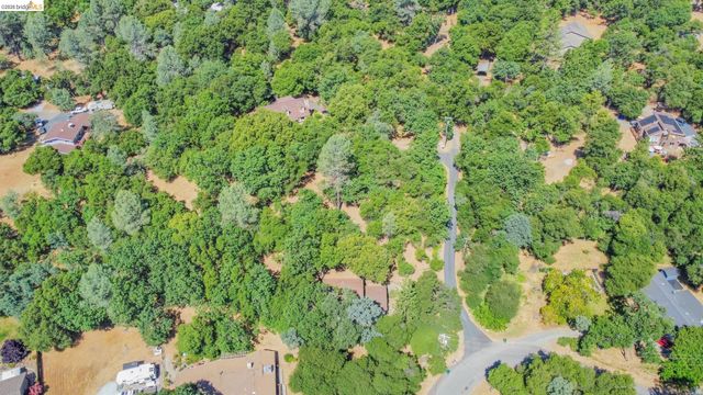 21882 El Oso Way, Sonora, CA 95370