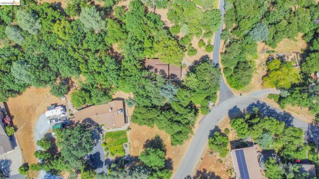 21882 El Oso Way, Sonora, CA 95370