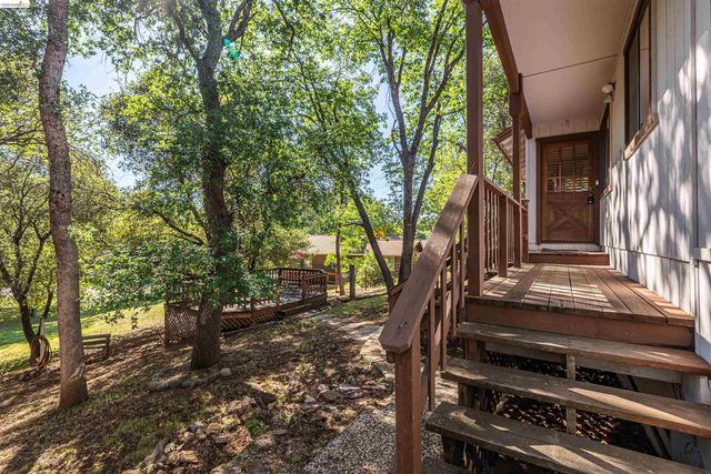 21882 El Oso Way, Sonora, CA 95370