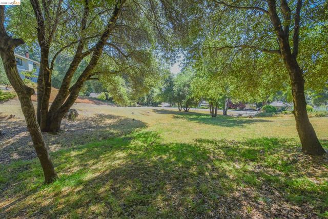 21882 El Oso Way, Sonora, CA 95370