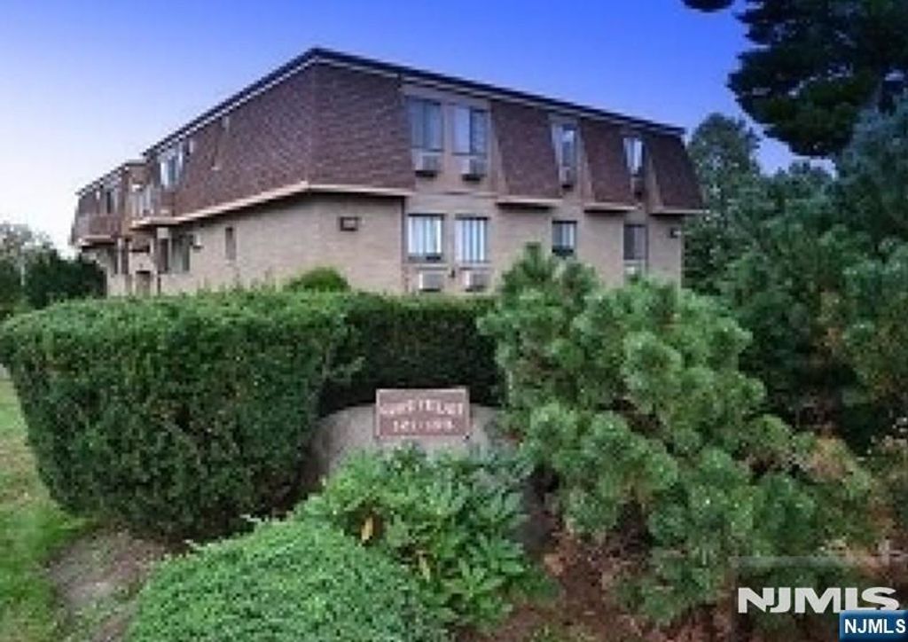 121 Grove Street 7, Clifton, NJ 07013
