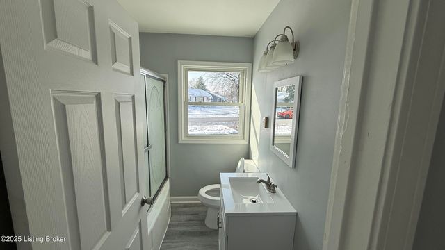 307 E Southside Ct, Louisville, KY 40214