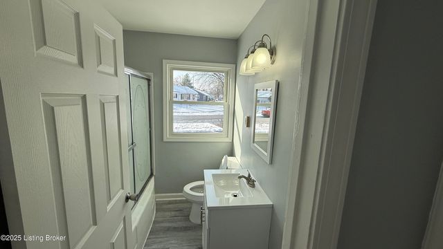 307 E Southside Ct, Louisville, KY 40214