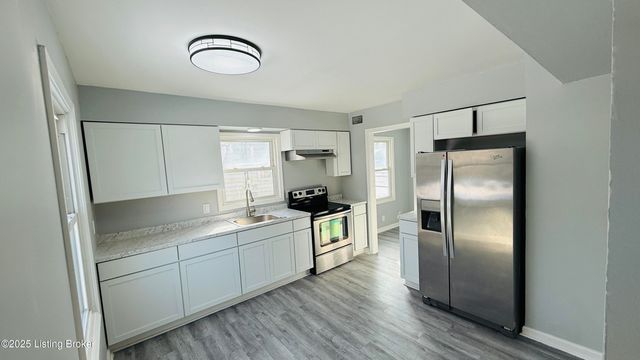 307 E Southside Ct, Louisville, KY 40214