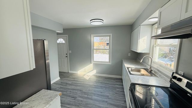 307 E Southside Ct, Louisville, KY 40214